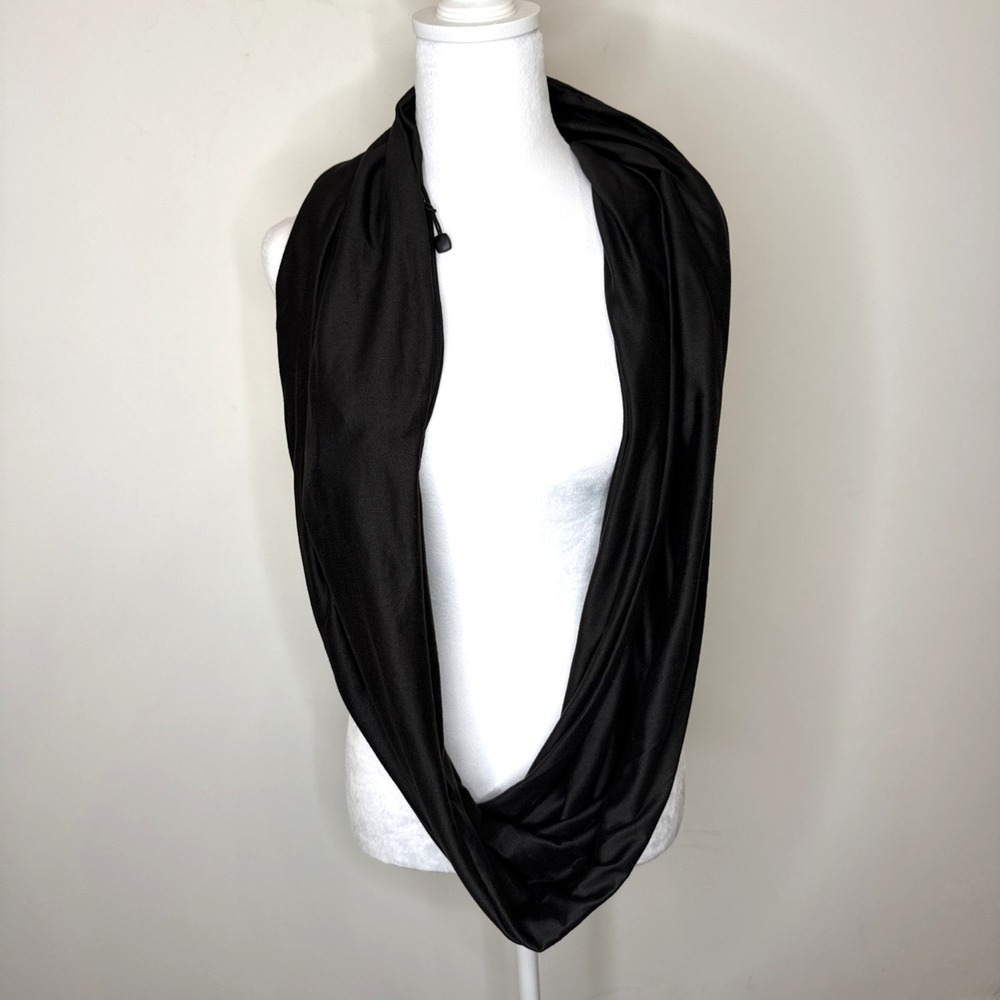 Beyond Yoga Scarf Packable Hidden Pocket Infinity Wrap Black Sport Run Errands‎